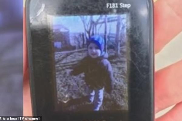 UMRO JE MALI HEROJ IVAN, MAMA IVANA SLOMLJENA: Dečak (2) koji je UPAO U LONAC SA KLJUČALOM VODOM izgubio bitku!