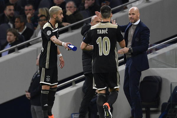 TRENER AJAKSA NAJAVIO ODLAZAK IZ KLUBA? Ako mu ne ispune sve zahteve, moraće da traže novog!