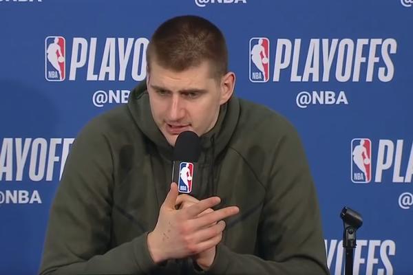 KAKAV JE TO CAR! DOBRO SE NAJEO, GLEDAO SERIJU, PA SE OPET DOBRO NAJEO! Jokićeva luda izjava šta je radio pred meč!