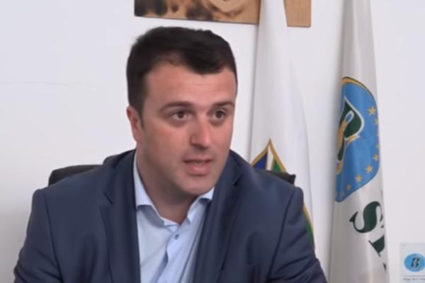 BOŠNJACI SU MNOGO VEĆI I STARIJI NAROD OD CRNOGORACA! Ovaj političar je upravo najstrašnije posvađao dva naroda