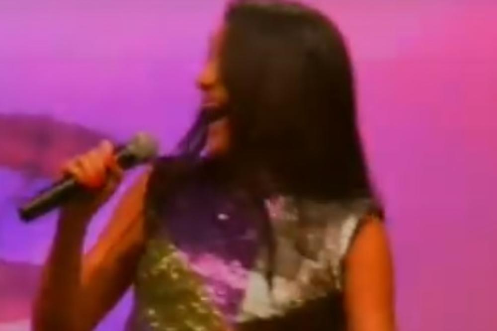 DANAS SE HVALI LUKSUZOM, A OVO JE NJENO PRVO POJAVLJIVANJE: Ovako je pevačica izgleda pre nego što se BOGATO udala