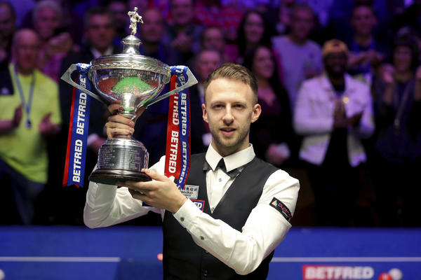 21 GODINU KASNIJE 'OROBIO' JE KLADIONICU: Video je kako dere njegovog sina i kladio se da će postati šampion sveta!