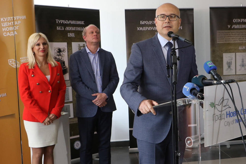 OTVORENA IZLOŽBA O NIKOLI TESLI! Po njemu su nazvane prva ulica i prva osnovna škola u Novom Sadu (VIDEO) (FOTO)