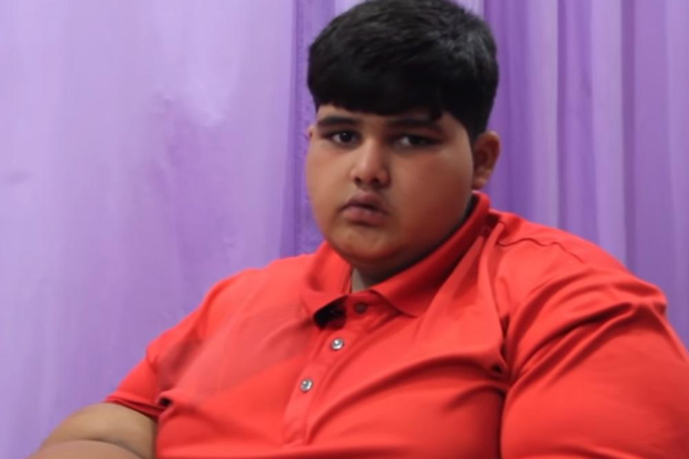 IMA 10 GODINA I  197 KILOGRAMA Dečak se bori za život, nikad nije bio u školi i NE MOŽE DA NAPRAVI NI KORAK! (FOTO)