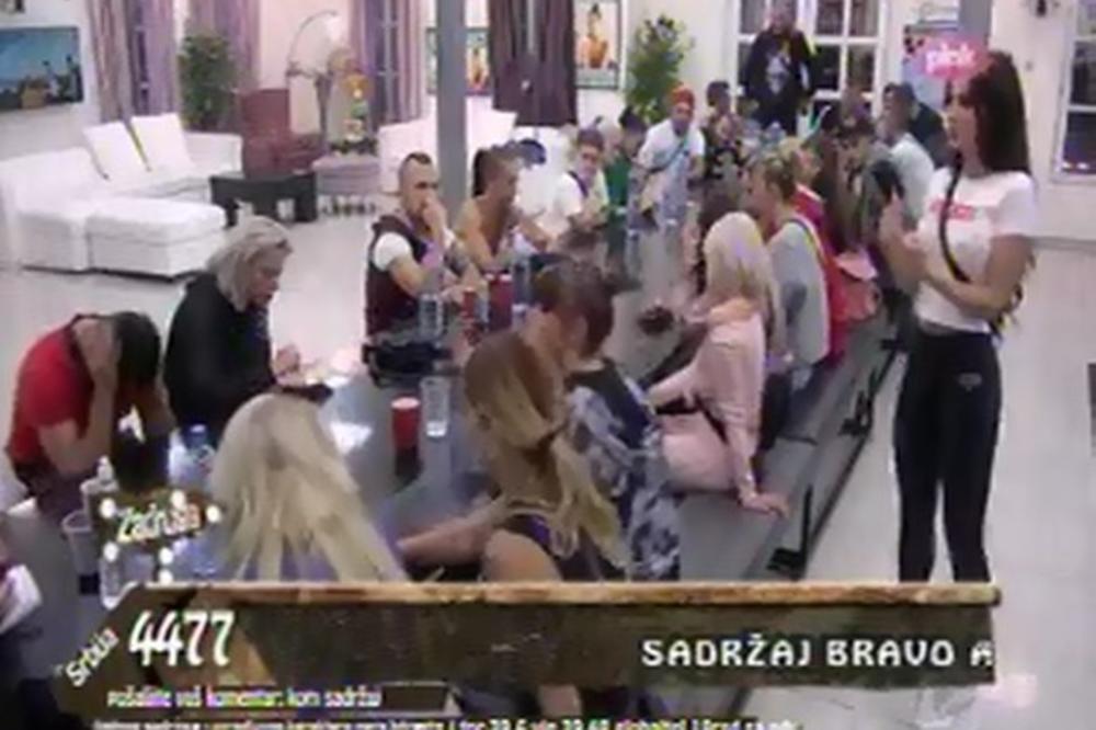 KAO STRIPTIZETA? Ovako je Ljuba ponizila Staniju! (VIDEO)