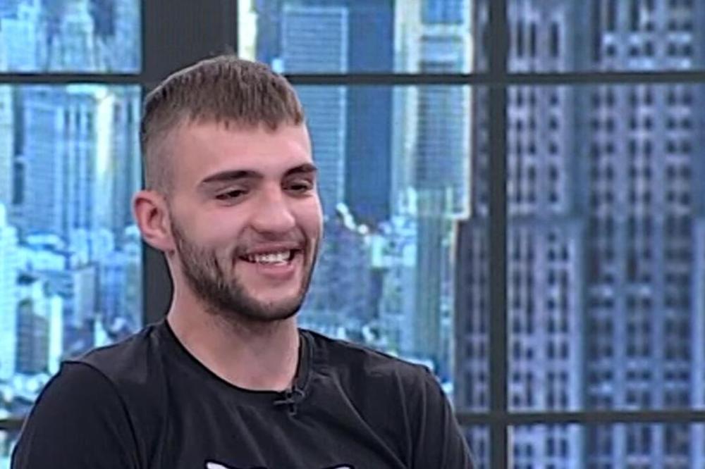 VELJKO RAŽNATOVIĆ JE IZGUBIO NEVINOST SA 12 GODINA U WC-U: Odmah je pozvao CECU, rekao joj je OVU REČENICU! (VIDEO)