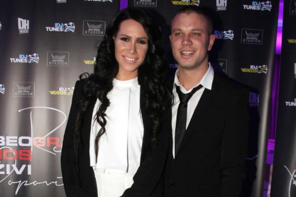 VESNU ZMIJANAC OKRIVILI ZA NIKOLIJINE I RELJINE SVAĐE: Reper progovorio o RAZVODU s pevačicom!