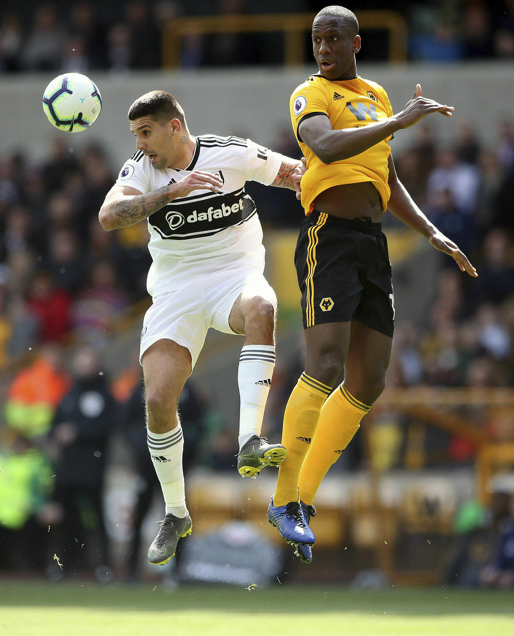 Aleksandar Mitrović po svemu sudeći ostaje u Premijer ligi