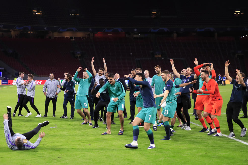 TAJNA HEROJSKOG PODVIGA IZ SVLAČIONICE TOTENHEMA: Uleteo besan je na poluvremenu i izvređao ih, a nije trener!