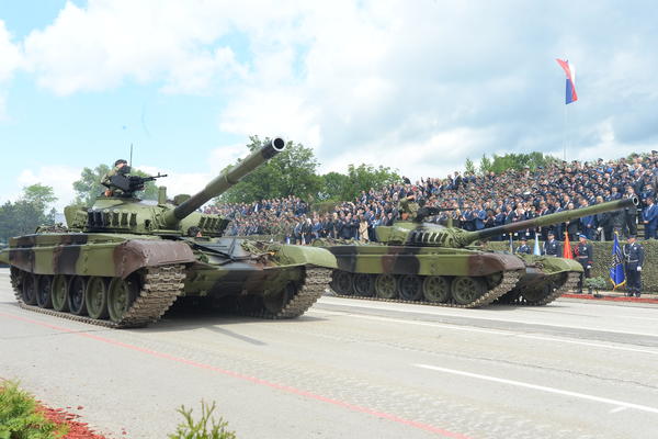 Vojnim osiguranicima recepti za šest meseci, za starije od 65 lekove mogu uzeti volonteri