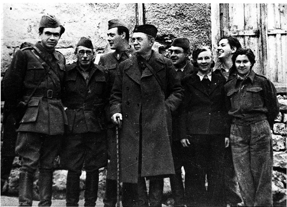 Ivan Ribar sa sinom i kolegama