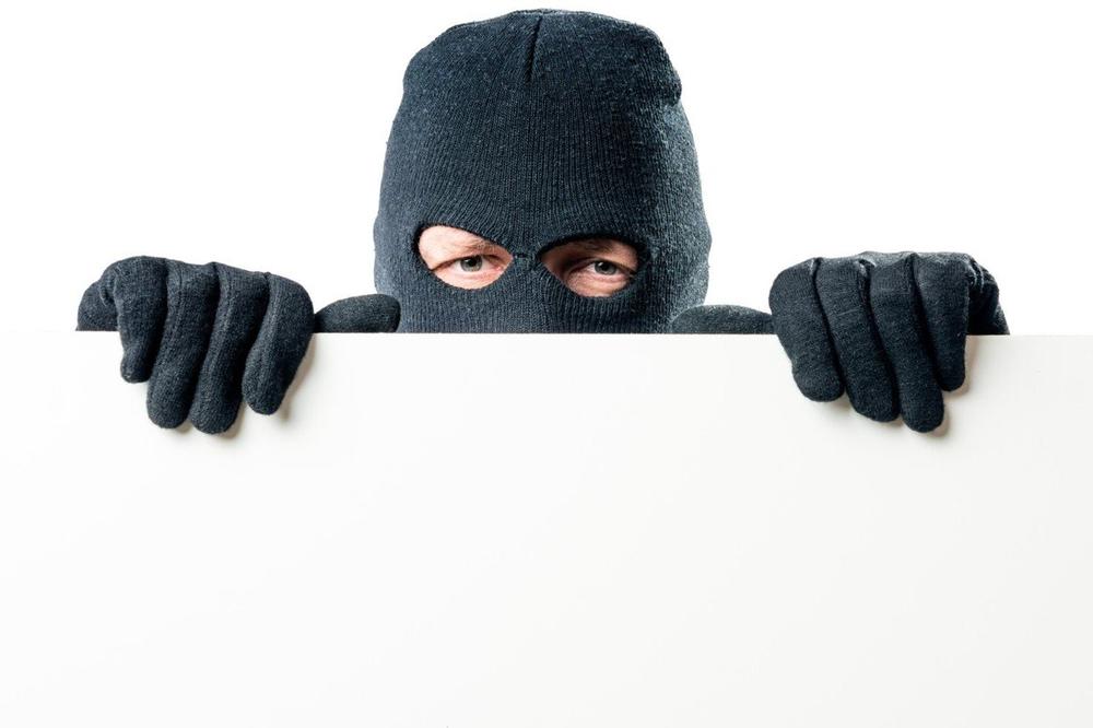 ZAŠTO ŽENE PADAJU NA ŽESTOKE MOMKE? Zbog ove stvari kriminalci su savršeni partneri