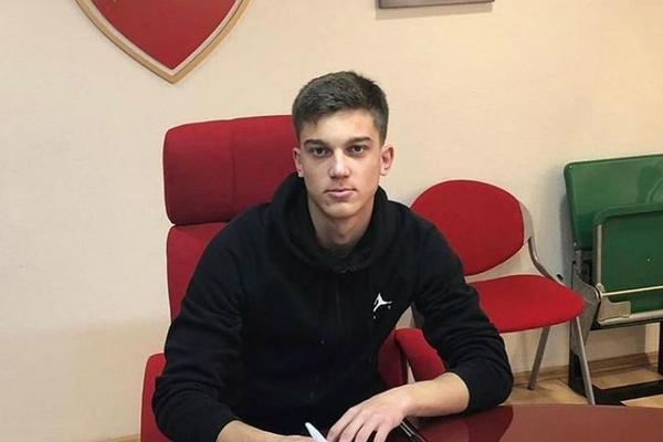 ZVEZDA NAŠLA ZAMENU ZA DEJANA JOVELJIĆA: Supertalentovani napadač potpisao za crveno-bele!