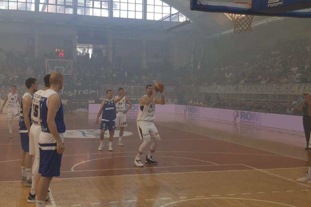 TORCIDA SANDŽAK URADILA ISTO ŠTO I NURKIĆ: Partizan dočekan transparentom posvećenim pripadnicima Armije BiH!