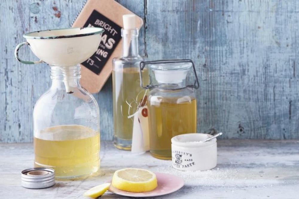 OJAČAĆE VAM IMUNITET, SPREČITI PREHLADU I IZLEČITI BUBREGE: Pripremite sok od zove na OVAJ NAČIN (RECEPT)