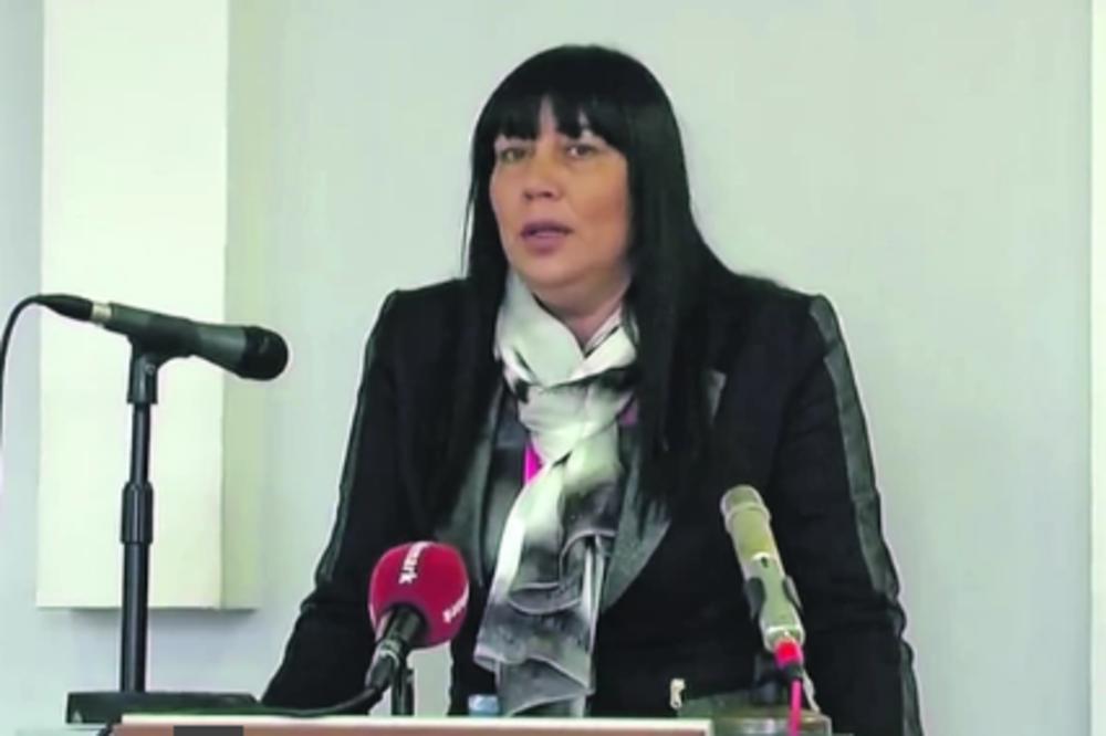 PALA GRAMZIVA ZORICA IZ POŽEGE: Funkcionerka SNS kojoj su stavili lisice na ruke uzimala PARE GDE GOD JE STIGLA!