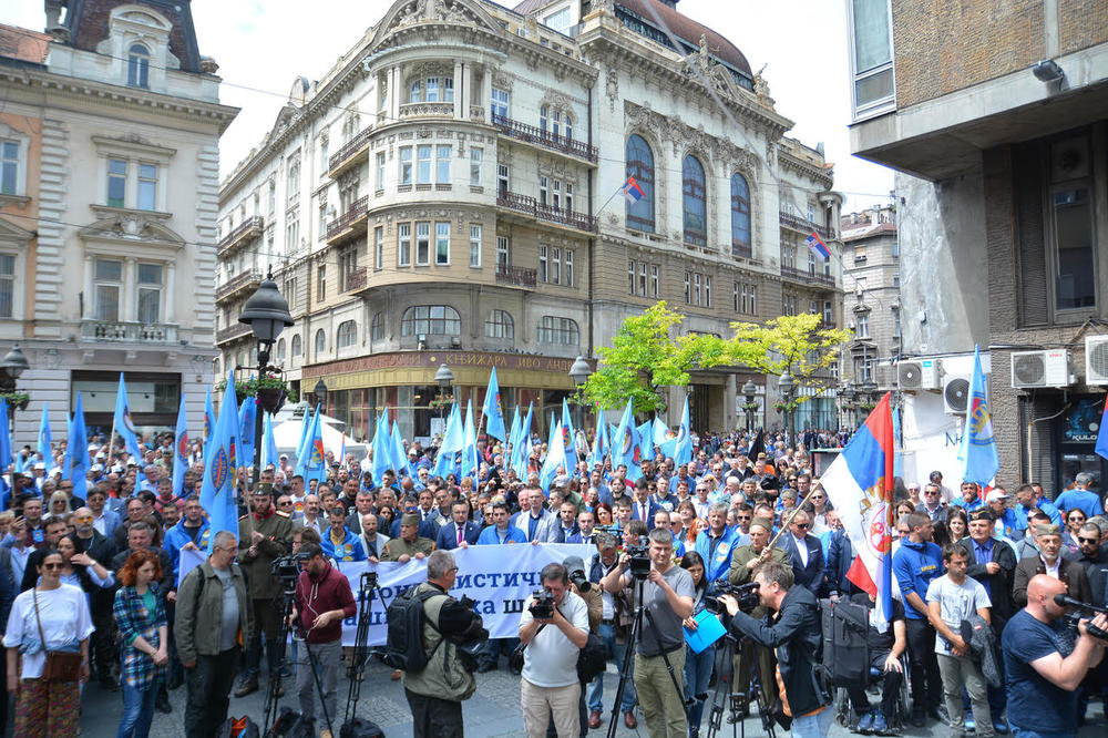 ODRŽANA MONARHISTIČKA I ANTIFAŠISTIČKA ŠETNJA: "U slavu Draži" u Beogradu (FOTO)