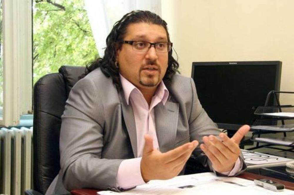 PRONAĐITE KRIVCE ZA NAPADE NA ROME, SRBIJA JE I NAŠA ZEMLJA, DRUGU NEMAMO: Oglasio se Miloš Nikolić sa MOLBOM