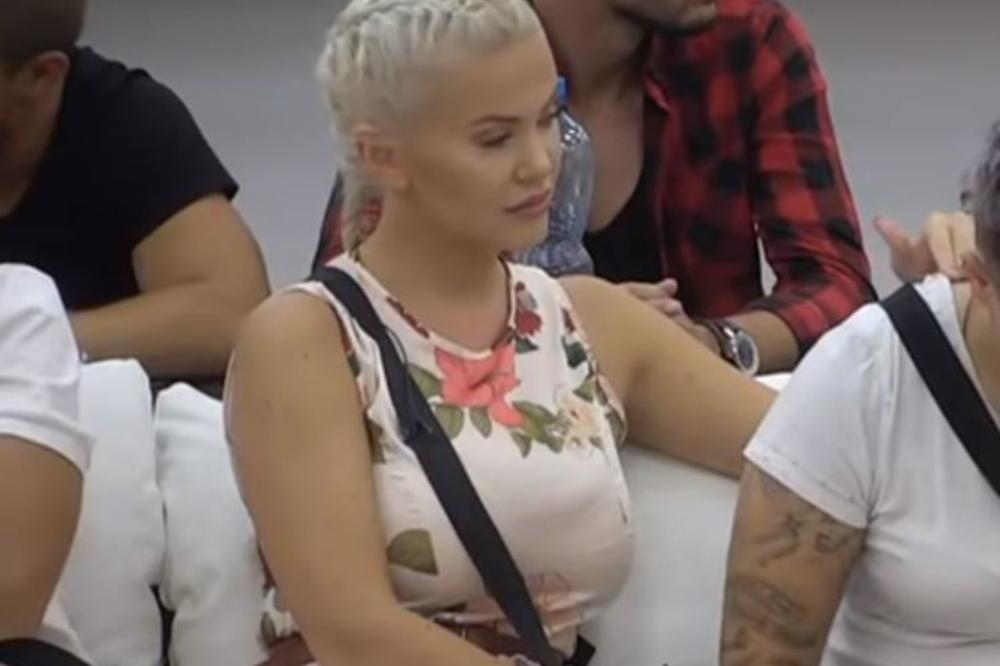 HTELA SAM DA MI PRODUŽE NOGE, IZVADE REBRA I ISISAJU SALO IZ OBRAZA: Sanja zaprepastila svojim FIKS IDEJAMA (VIDEO)