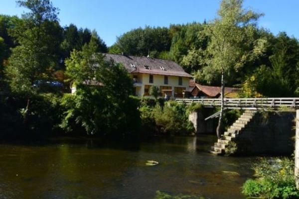 MISTERIOZNO TROSTRUKO UBISTVO POTRESLO NEMAČKU: U udaljenom hotelu pronašli goste u stravičnom stanju!