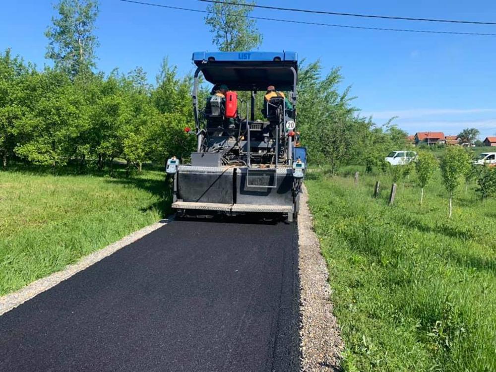 Novi put u selu Zvečka  