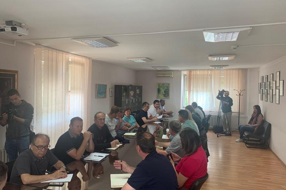 U OBRENOVCU ODRŽANA SEDNICA ŠTABA ZA VANREDNE SITUACIJE: Uspostavljena dežurstva zbog obilnih padavina