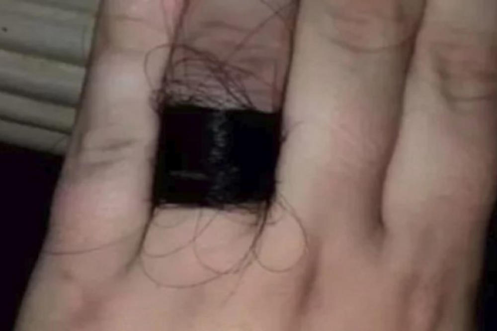 ZAPROSIO DEVOJKU PRSTENOM OD SVOJE KOSE: Njena reakcija je za mnoge neočekivana!