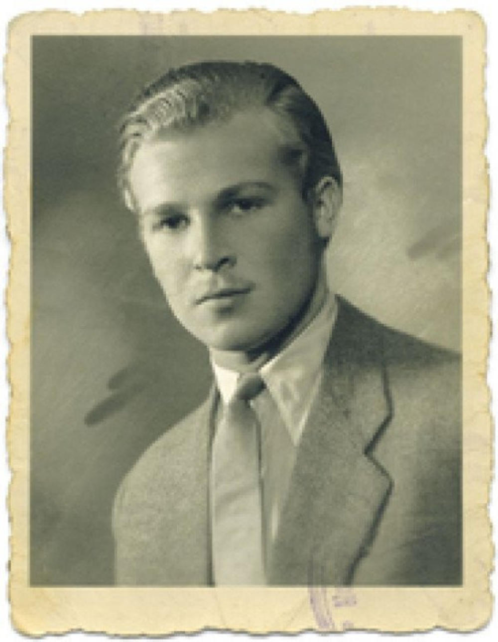 Izetbegović u mladosti