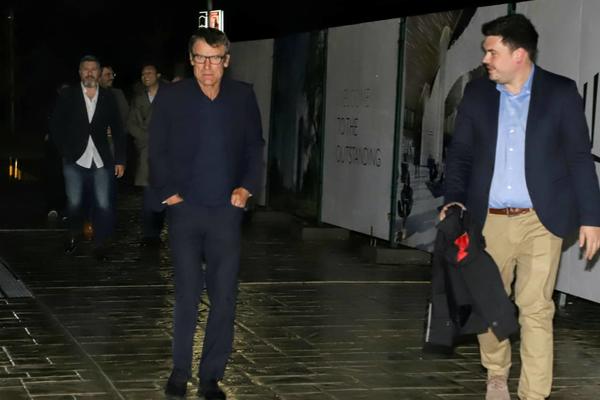 EKSKLUZIVNI ESPRESO PAPARACO: Opsadno stanje u beogradskom restoranu, stigao Mats Vilander!