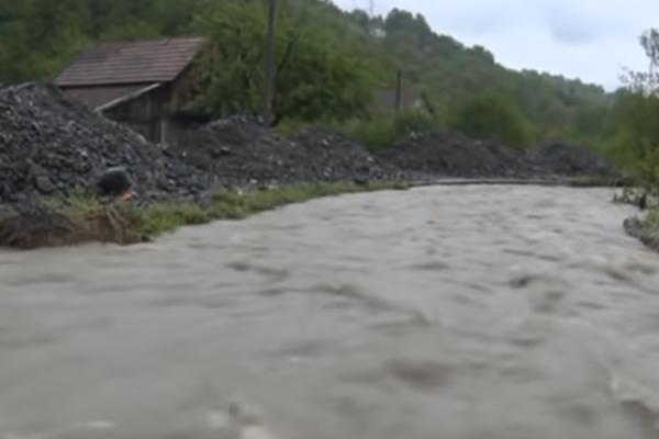 KRITIČNO, VODOSTAJ 494 CM! Gomjenica ne može da se ulije!