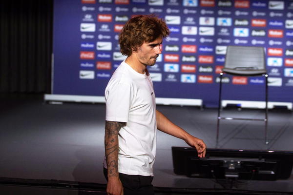 NIJE STVAR U PARAMA NEGO AMBICIJAMA: Grizman javno poručio da odlazi iz Atletiko Madrida!