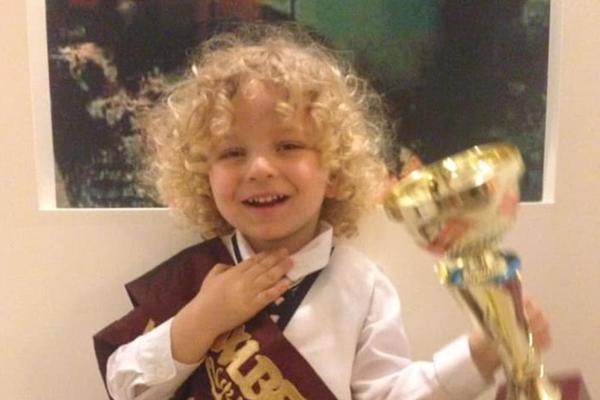 MALI VIKTOR (3) JE NAJLEPŠI DEČAK NA SVETU! Mališan iz Berana odneo pobedu na velikom takmičenju!