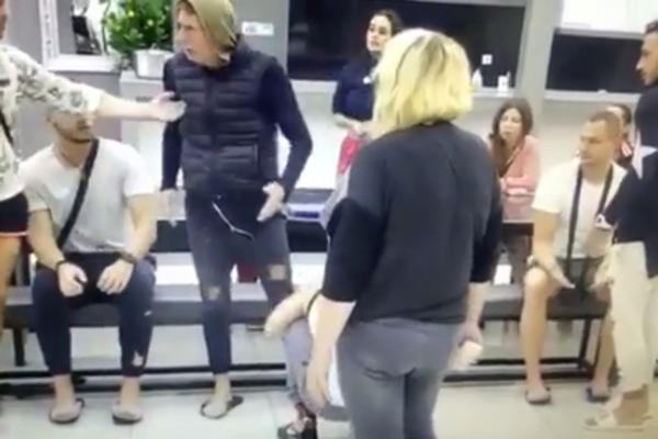LEPOM MIĆI PRETI DISKVALIFIKACIJA: Udario  REBEKU, leđa joj MODRA! Uznemirujuća scena! (VIDEO)