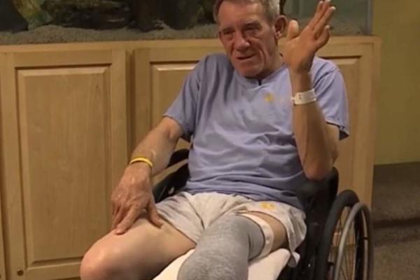 OVAJ FARMER JE DŽEPNIM NOŽEM ODREZAO SEBI NOGU! Zadesila ga užasna nezgoda, na laktovima je išao po pomoć!