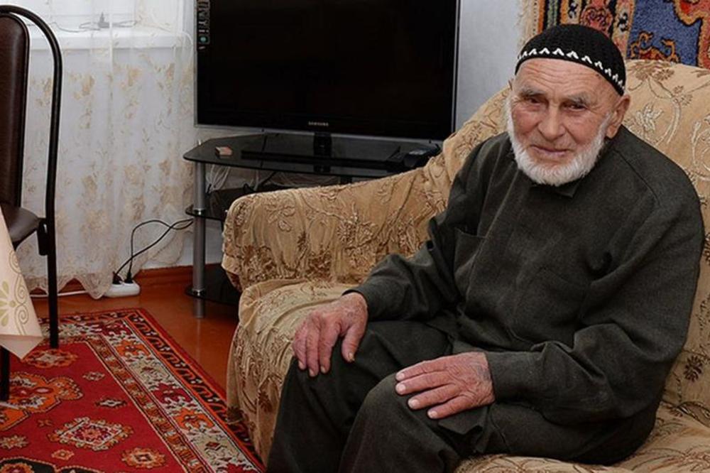 PREMINUO U 123. GODINI: Najstariji čovek sveta je samo jednom išao lekaru, a OVO je izbegavao celog života!