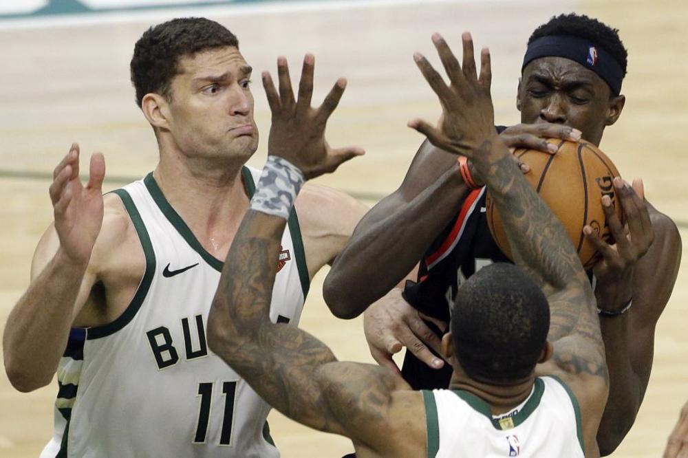 TORONTO PROSUO MLEKO U MILVOKIJU: Neočekivani heroj utakmicom karijere poveo Bakse korak bliže velikom finalu!