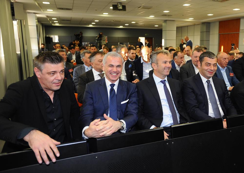 Dejan Savićević i Zvezdan Terzić jedan pored drugog na izbornoj Skupštini FSS