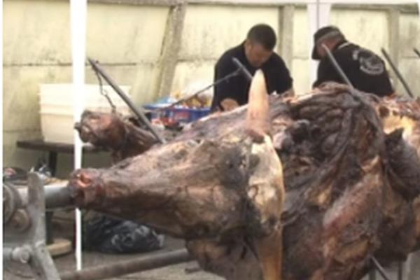 APSOLUTNI HIT: Bivši klub Dušana Tadića pečenim volom proslavio ulazak u viši rang!