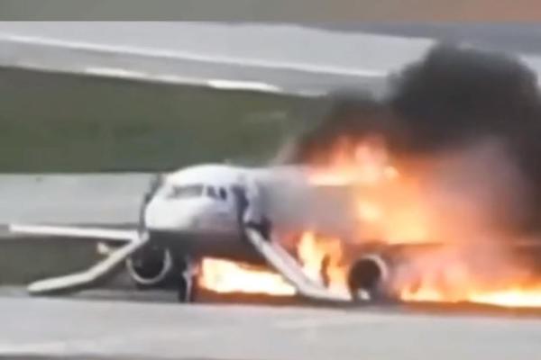 SRUŠIO SE AVION POZNATE PEVAČICE: U letelici sa njom bio menadžer i posada (VIDEO)