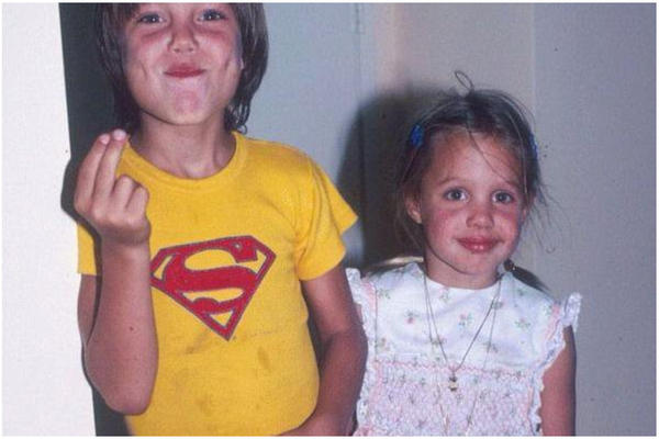 BILA JE SLATKA DEVOJČICA, IZRASLA JE U NEVIĐENU LEPOTICU: Nikad nećete POGODITI ko je GLUMICA sa slike