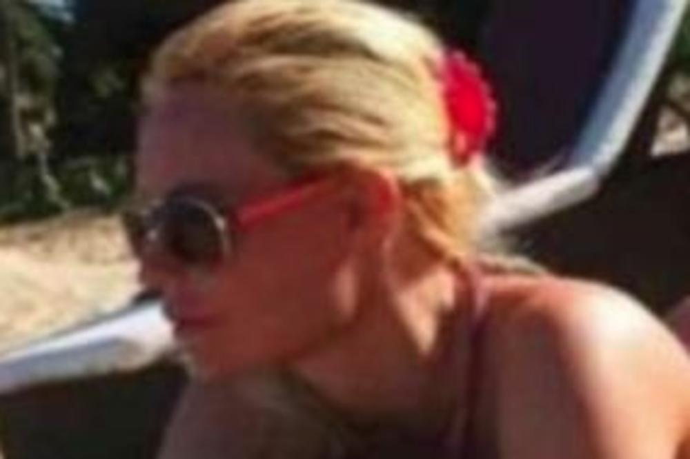 OVO JE SRPKINJA SA NAJVEĆIM GRUDIMA: Jedva ih upakuje u brushalter, a žena je poznatog repera! ŠOK FOTKE! (FOTO)