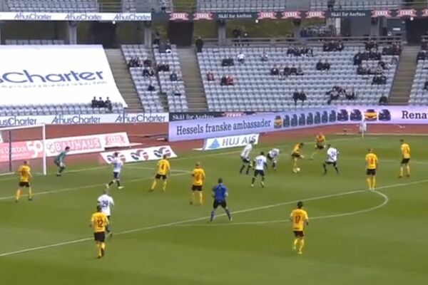 OSTALI REŠAVAJU POJAČANJA, A ONI NAVIJAČE: Klub kupuje pristalice!