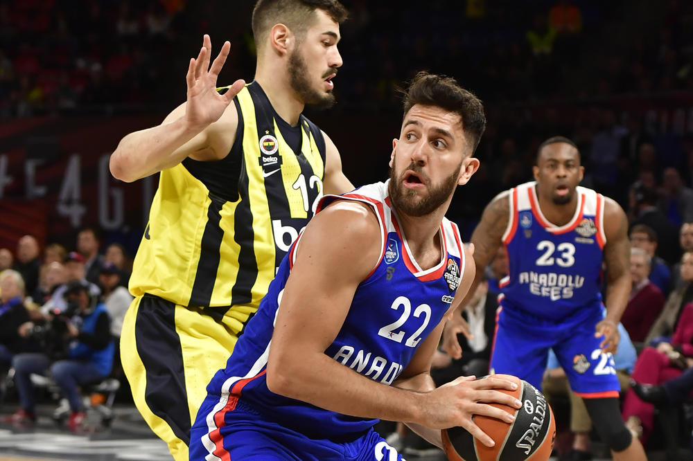 VASA VODIO EFES DO NOVOG PEHARA: Željkov Fenerbahče je u kanalu!