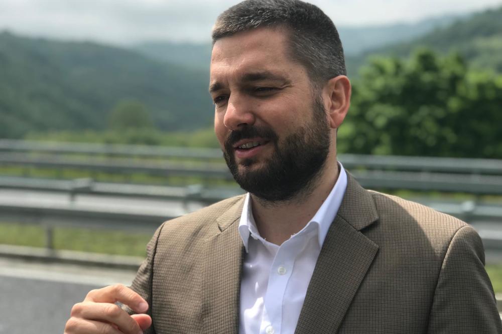 NEMOJ NI SLUČAJNO DA SE PORODIŠ! Direktor Koridora Srbije pred završetak radova poslao poruku trudnoj supruzi