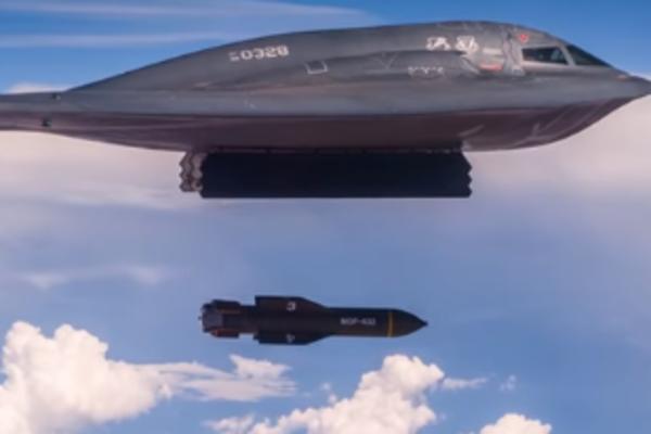 AMERIКANCI POКAZALI SVOJE MOĆNO TAJNO ORUŽJE: Ne daj Bože da ga upotrebe u Iranu! (VIDEO)