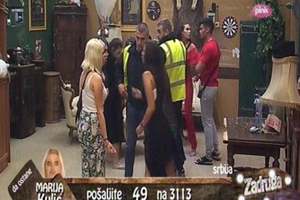 HAOS U ZADRUZI: Potukle se Stanija i Nora! STARLETA JE UDARILA a ova je onda RASTRGLA! OVO MORATE DA VIDITE (VIDEO)