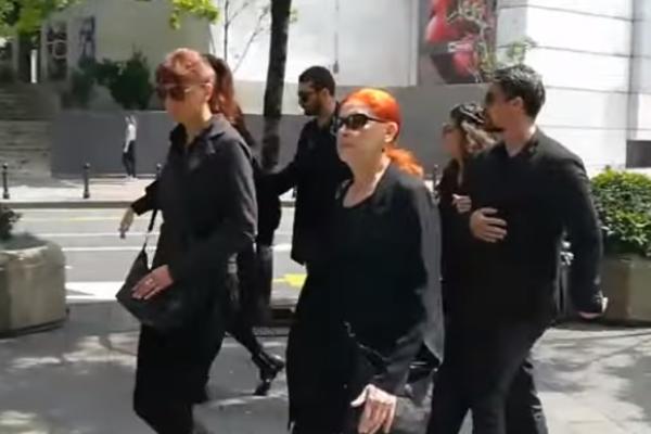 NAŠA GLUMICA PLAČE ZBOG TRAGEDIJE: Ubijene su DVE DRUGARICE njene UNUKE