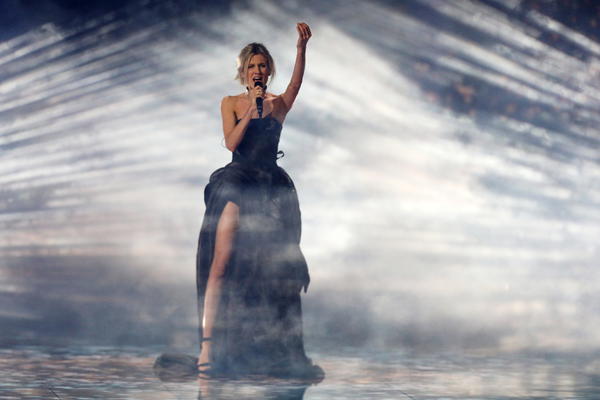 MUŽ NEVENE BOŽOVIĆ JE VRLO MOĆAN I BAŠ BOGAT: Objavljene njihove PRIVATNE FOTKE, evo kako IZGLEDA