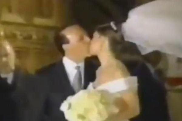 SRBI SU JE 90-IH OBOŽAVALI, A ONDA SE UDALA ZA MUŽA MUZIČKE DIVE: Stariji je od nje 22 godine i imaju dvoje dece!