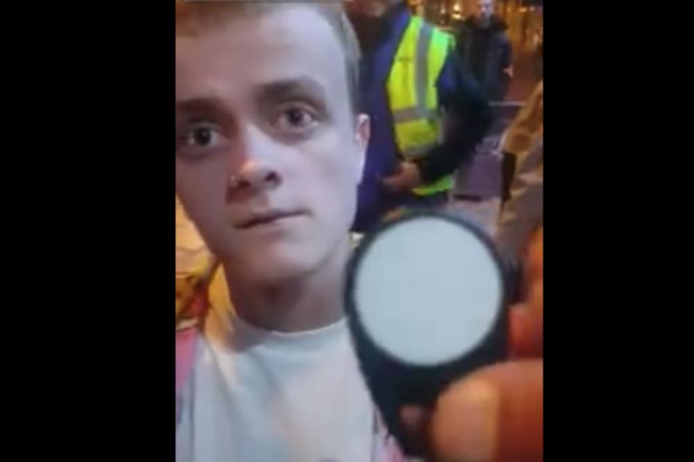 POLICAJAC JE DROGIRANOM MOMKU TRAŽIO LIČNU KARTU: Njegov postupak je nasmejao internet do suza! (VIDEO)